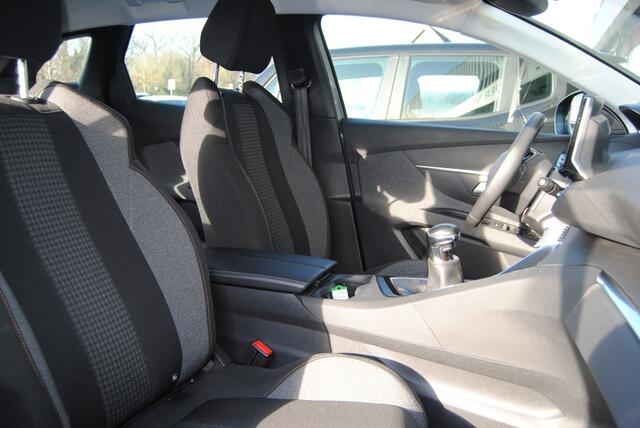 Peugeot 3008 1.2 PureTech ActiveP | Camera | Cruise | Apple Carplay