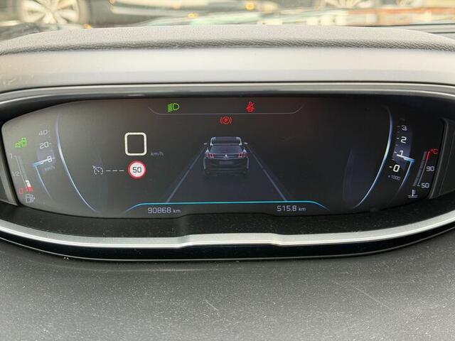 Peugeot 3008 1.2 PureTech Allure | Apple Carplay/Android Auto | 18" Lmv | All season banden |