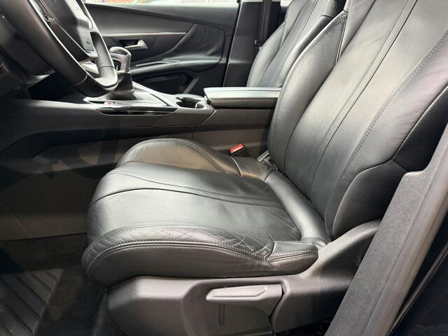 Peugeot 3008 130 Pk Benzine * Luxe Uitvoering * Zwart Lederen Bekleding * Navigatie * Trekhaak * Climate & Cruise Control * L.M. Velgen * Apple Caplay + Android Auto * Distributieriem vervangen 2025 * Vingerhoets; Vierde Generatie Eersteklas Service; Al meer dan 100 j