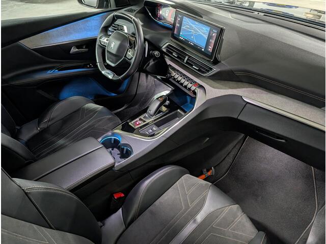 Peugeot 3008 GT 1.2 Turbo EAT8 | SCHUIF/KANTELDAK | TREKHAAK | ALCANTARA | ADAPTIVE CRUISE | STOELVERW. | ALL-SEASON BANDEN | NAVI | CAMERA