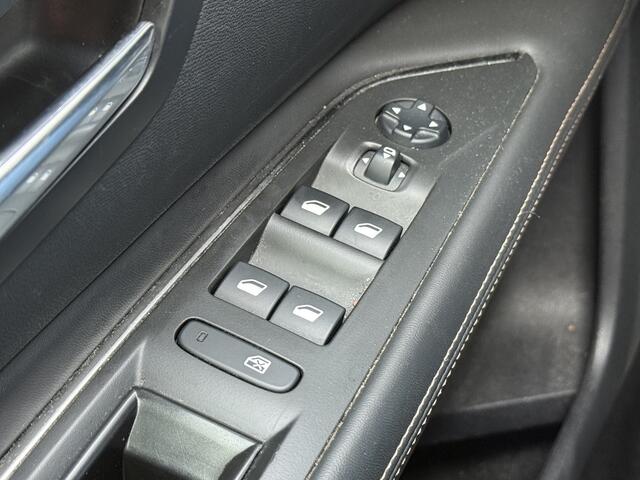 Peugeot 3008 BWJ 2018 1.6 e-THP 165 PK GT Line AUTOMAAT | TREKHAAK | PANODAK | FULL LED | HALF LEDER | ELEKTR. ACHTERKLEP | DAB | CARPLAY + ANDROID | NAVI | CLIMA | CRUISE | LMV | PDC