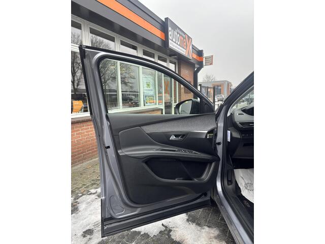 Peugeot 3008 1.6 HYbrid 225 Allure |Camera|Keyless|