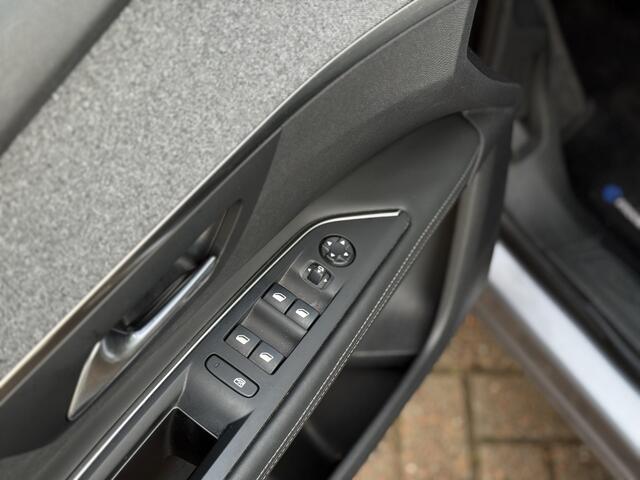 Peugeot 3008 1.2 | Clima | Cruise | LM Velgen | Navigatie | Led | RIJKLAARPRIJS INCL 12 MAANDEN GARANTIE EN BEURT