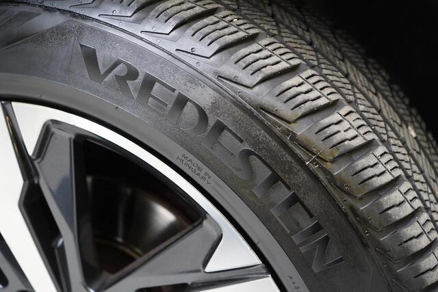 Peugeot 3008 1.2 PureTech Crossway | Panoramadak | Trekhaak | Navigatie | Camera | All-seasonbanden