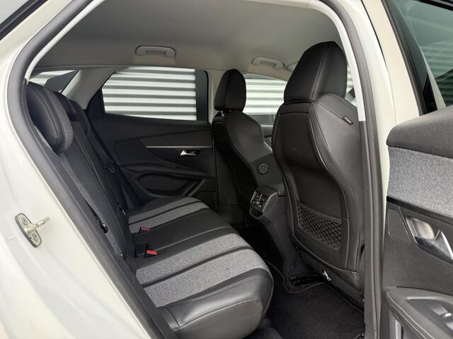 Peugeot 3008 1.2 PureTech Première 2e Eigenaar|Navi|Carplay|Camera|D-riem v.v. in 2023|Trekhaak|Clima|Cruise|N.A.P|APK tot 04-2026