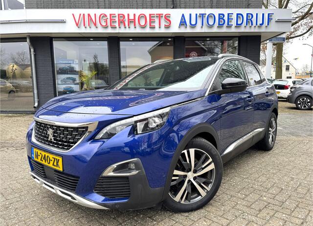 Peugeot 3008 1.6-16v. * Automaat * 165 Pk. 4-cilinder. 1.550 Kg. Trekvermogen * Trekhaak * Schuifdak * 1/2 Lederen Interieur * Focal * Stoelverwarming * Parkeer Camera * Ckimate & Cruise Control * Vingerhoets; Vierde Generatie Eersteklas Service. Al meer dan 100 jaar