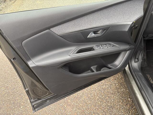 Peugeot 3008 1.6 PureTech Blue Lease Premium / AUTOMAAT / NAVI / CRUISE / PANORAMADAK