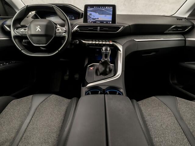 Peugeot 3008 1.2 PureTech Allure Sport (APPLE CARPLAY, GROOT NAVI, LEDER, GETINT GLAS, PARKEERSENSOREN, SPORTSTOELEN, CRUISE, LANE ASSIST, NIEUWSTAAT)