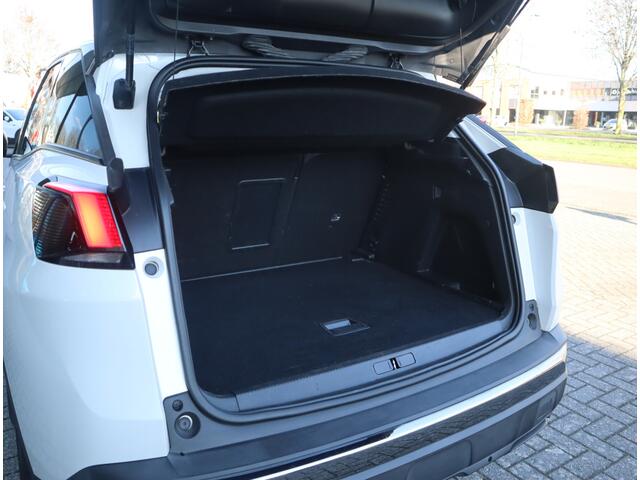 Peugeot 3008 1.2 PureTech Allure / Nieuwe D-riem/ All-season banden/