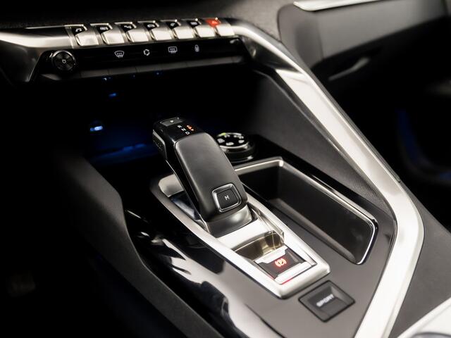 Peugeot 3008 1.2 PureTech Allure Sport Automaat 131Pk (APPLE CARPLAY, PARELMOER, GROOT NAVI, LEDER, GETINT GLAS, PARKEERSENSOREN, SPORTSTOELEN, CRUISE, LANE ASSIST, NIEUWSTAAT)