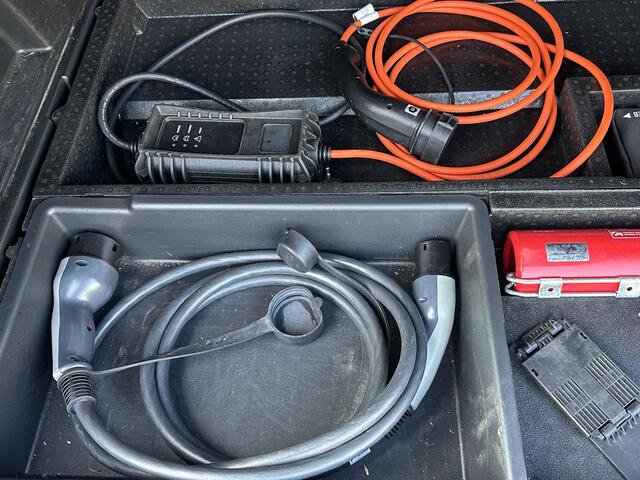 Peugeot 3008 1.6 HYbrid 225 GT PHEV | BLACK OPTIC| FOCAL AUDIO| STOELVERWARMING| CAMERA VOOR+ ACHTER| ADAPTIVE CRUISE CONTROL| DODE HOEK SENSOR| ELEK. ACHTERKLEP| STANDKACHEL