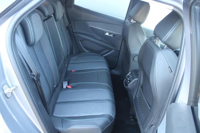 Peugeot 3008 1.6 HYbrid 225 Allure Automaat Plug-in Airco Navi Camera Carplay Nieuwstaat