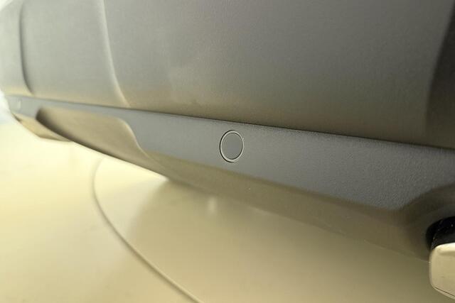 Peugeot 3008 1.6 HYbrid4 300 GT Pack Business Full-option! | Nappa Leder l Massage/Verwarmd + Memory | Houtinleg l FOCAL Hi-Fi Audio l Apple Carplay & Android Auto l DAB l Adaptive Cruise l 360 Camera l 19'' LMV