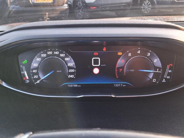 Peugeot 3008 1.2 PureTech GT Line | Nieuw Binnen | Navigatie | Trekhaak | Climate Control | APK 06-10-2026 |