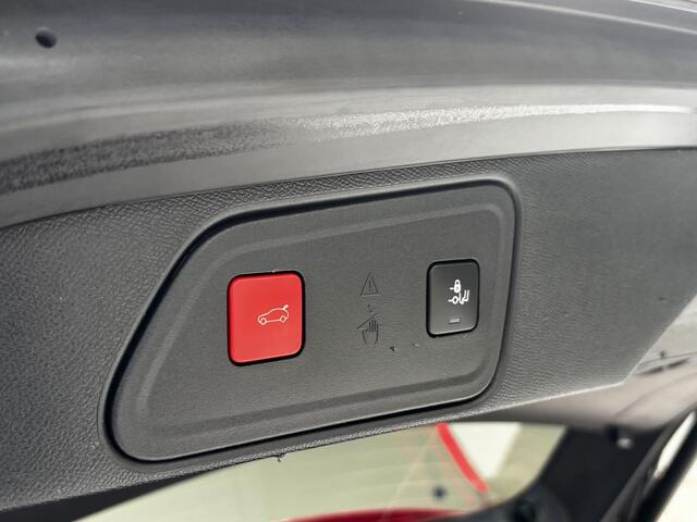 Peugeot 3008 1.2 PureTech Allure Pack Business Automaat | 360 Camera | Afneembare trekhaak | Stoelverwarming | Elektrische achterklep | Navigatie | Adaptieve cruise control