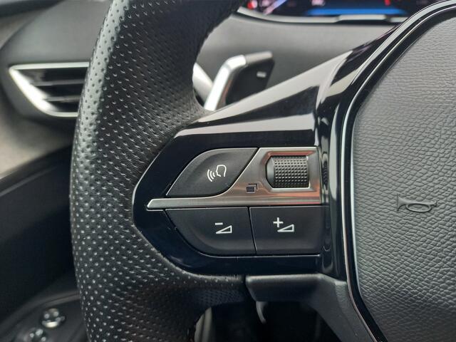 Peugeot 3008 1.2 PureTech GT Black Pack | Panoramadak!