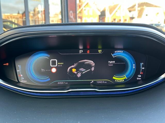 Peugeot 3008 1.6 HYBRID ALLURE TREKHAAK PHEV PLUG-IN