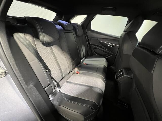 Peugeot 3008 1.6 plug-in Hybrid Allure | Android Auto/Apple Carplay | LM Velgen 19" | Achteruitrijcamera + PDC Achter | Cruise Control | DAB | Airco | Getint Glas Achter |