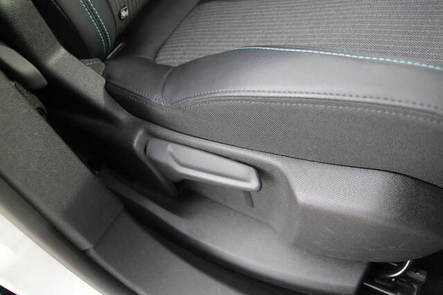 Peugeot 3008 1.6 HYbrid 225 Allure Automaat Plug-in Airco Navi Camera Carplay Trekhaak Stoelverwarming Nieuwstaat