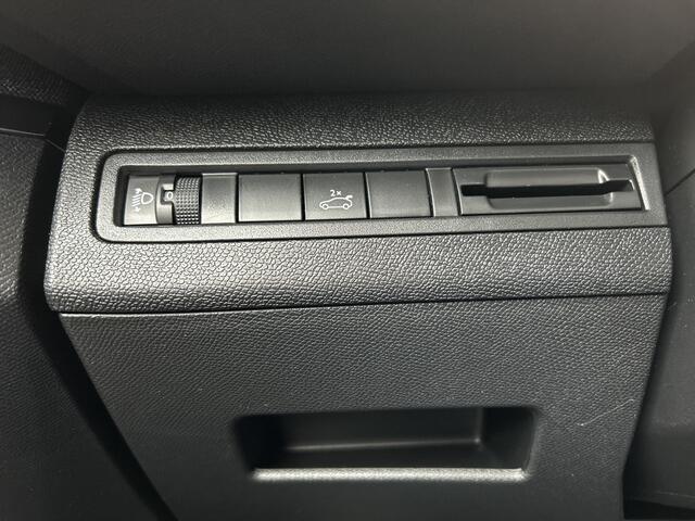 Peugeot 3008 1.2 PureTech Blue Lease Premium | Automaat | Dealer Onderhouden | Trekhaak | Carplay | Navigatie |