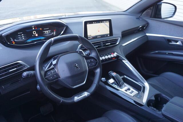 Peugeot 3008 1.2 PureTech GT-Line AUTOMAAT - Climate / Navi / Cruise / Stoelverw. / Camera / Trekhaak / Parkeers.