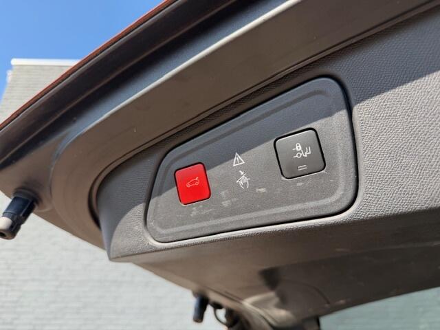 Peugeot 3008 1.6 e-THP GT Line 165PK - PANO-TREKHAAK