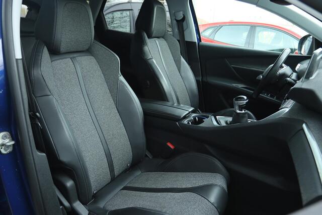 Peugeot 3008 1.2 PT CROSSWAY | TREKHAAK | CAMERA | CARPLAY | CRUISE | STOELVERWARMING | CLIMATE | SIDE-ASSIST |