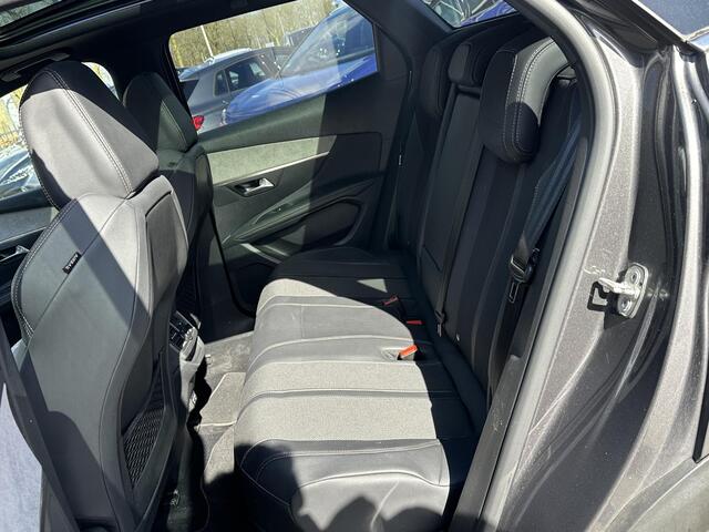 Peugeot 3008 1.6 HYbrid4 300 GT VAN ¤26.900,- NU VOOR SLECHTS ¤24.877,- Uw LENTEVOORDEEL ¤2.023,-PANORAMADAK| ADAPTIVE CRUISE CONTROL| STANDKACHEL| CAMERA VOOR + ACHTER|