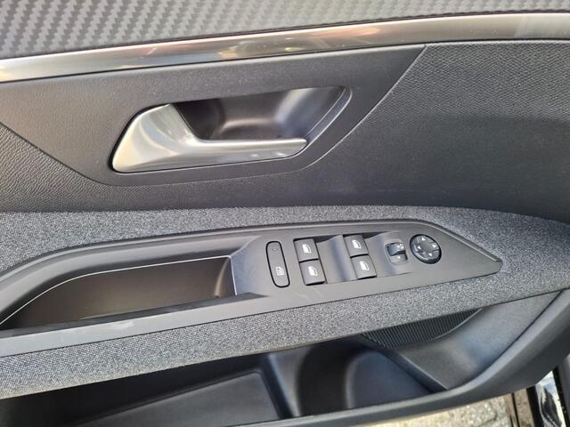 Peugeot 3008 1.2 PURETECH ACTIVE PACK 130PK AUTOMAAT NAVI LMV PDC