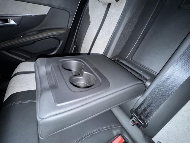 Peugeot 3008 1.2 GT HYBRIDE 4 Panorama Automaat navigatie, Climate 19 inch