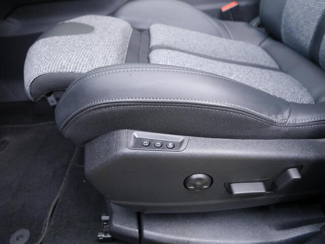 Peugeot 3008 1.6 PureTech Allure 180PK Automaat | 1500KG trekgewicht | Full options | Panoramadak | Led | Camera | Elektrisch verstelb. bestuurdersstoel met geheugen | Draadloze telfoonoplader | 19 inch lichtmetalen velgen | Stoelverwarming | Apple carplay / Android 