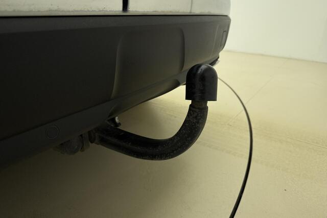 Peugeot 3008 1.6 HYbrid 225 GT Automaat | Navigatie | Trekhaak | Climate Control | Cruise Control Adaptie | Keyless entry en Start | Zwart Dak | Camera