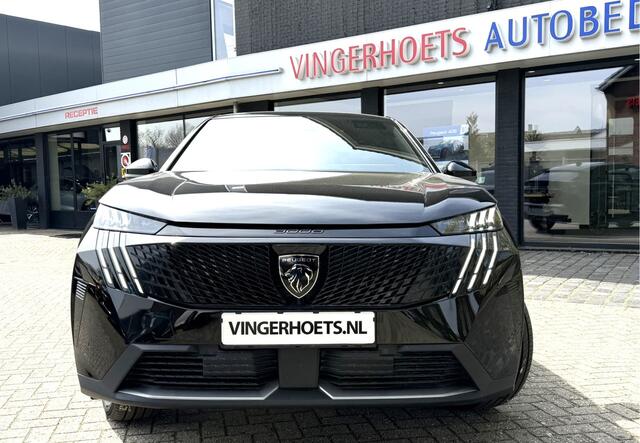 Peugeot 3008 Hybride 145 *** GT *** Le Quatorze Juillet * * Navigatie * Trekhaak * Stoel & Stuur Verwarming ** Elektrisch Bedienbare Achterklep * Achteruitrij Camera * Zwart * L.M. Velgen 19' * Adaptive Cruise Control * Keyless Entry & Start * Vingerhoets; Vierde Gene