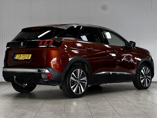 Peugeot 3008 1.2 PureTech Allure/ D-Riem verv: 118.000 KM!/ Trekhaak/ Half-Leder/ 19'' LMV/ Extra getint glas/ Keyless/ Elek. Kofferklep/ Apple + Android/ Navi/ Clima/ Cruise/ Bluetooth/ Multi. LEDER. Stuur/ PDC V+A/ Chroom.