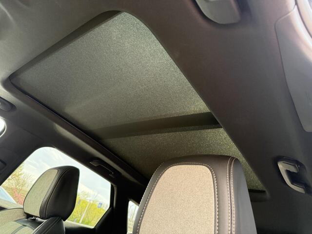 Peugeot 3008 1.6 HYbrid 225 GT ALL-INRIJKLAARPRIJS/Panoramadak/Stoelen pakket/Camera/Apple Carplay/Keyless