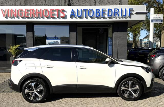 Peugeot 3008 130 Pk Luxe Benzine * AUTOMAAT * Open Schuifdak * L.M. Velgen * Achteruitrij Camera * Keyless Start Button * Climate & Cruise Control * Navigatie & Spotify via Apple Carplay / Android Auto * Vingerhoets; Vierde Generatie Eersteklas Service. Al meer dan 10