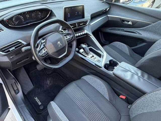 Peugeot 3008 130 Pk Luxe Benzine * AUTOMAAT * Open Schuifdak * L.M. Velgen * Achteruitrij Camera * Keyless Start Button * Climate & Cruise Control * Navigatie & Spotify via Apple Carplay / Android Auto * Vingerhoets; Vierde Generatie Eersteklas Service. Al meer dan 10