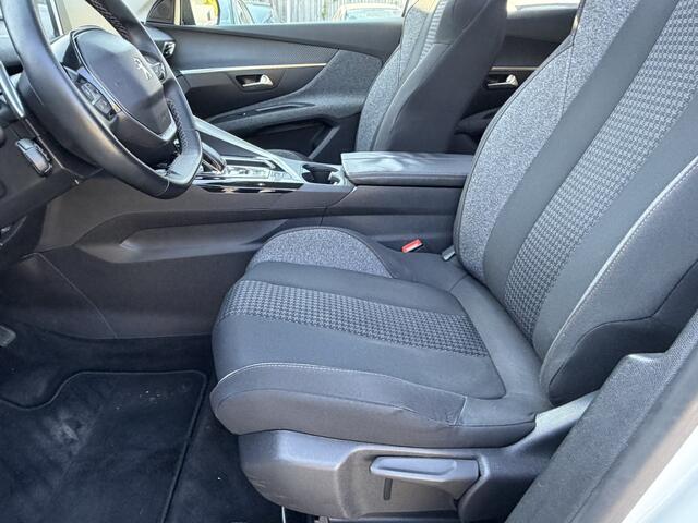 Peugeot 3008 130 Pk Luxe Benzine * AUTOMAAT * Open Schuifdak * L.M. Velgen * Achteruitrij Camera * Keyless Start Button * Climate & Cruise Control * Navigatie & Spotify via Apple Carplay / Android Auto * Vingerhoets; Vierde Generatie Eersteklas Service. Al meer dan 10