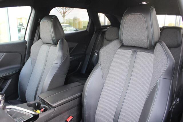 Peugeot 3008 1.2 PureTech Allure Pack Business | Trekhaak | Cruise Control | Camera | Navigatie | Climate Control | Lichtmetalen Velgen |