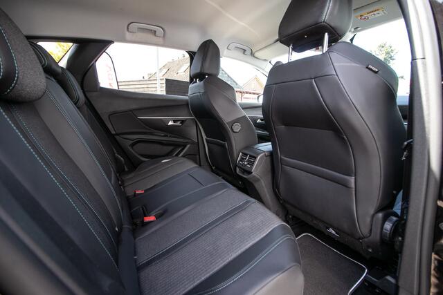 Peugeot 3008 1.6 HYbrid PHEV 225 Allure Pack Business - Afn. trekhaak | Nav | Cam | Privacy glass