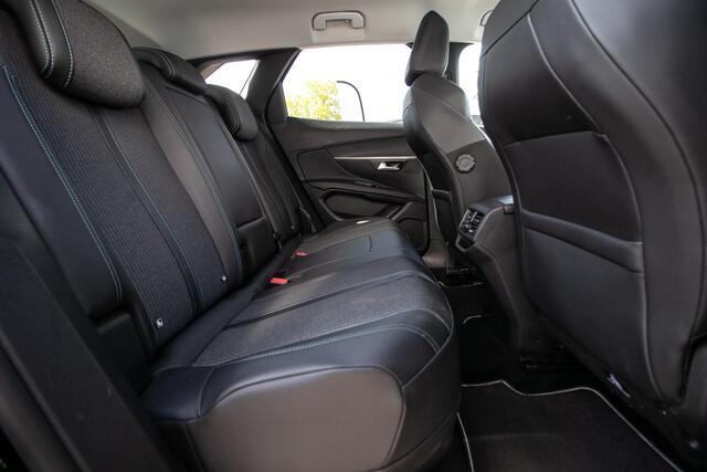 Peugeot 3008 1.6 HYbrid PHEV 225 Allure Pack Business - Afn. trekhaak | Nav | Cam | Privacy glass