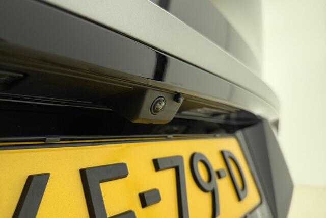 Peugeot 3008 e-3008 GT Avantage 210 73 kWh | Trekhaak | Panoramic Navigation | WLTP range 525km | elektrische achterklep | stoel en stuurverwarming