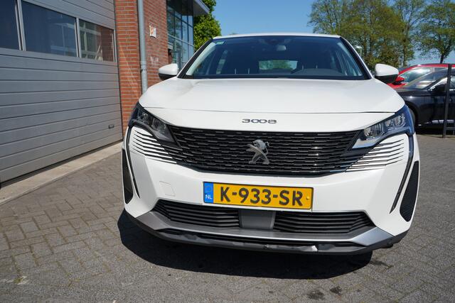 Peugeot 3008 1.2 PureTech Blue Lease NL AUTO - NAP CAMERA - PARKEERSENSOREN V+A - CARPLAY/ANDROID - DAB+ - RIJSTROOKSENSOR - CRUISE - CLIMA - 17" LMV