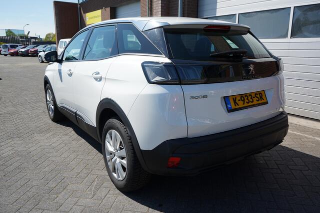 Peugeot 3008 1.2 PureTech Blue Lease NL AUTO - NAP CAMERA - PARKEERSENSOREN V+A - CARPLAY/ANDROID - DAB+ - RIJSTROOKSENSOR - CRUISE - CLIMA - 17" LMV