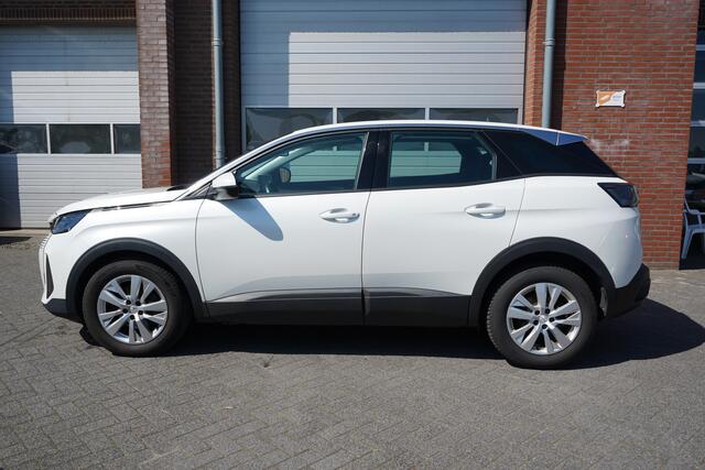 Peugeot 3008 1.2 PureTech Blue Lease NL AUTO - NAP CAMERA - PARKEERSENSOREN V+A - CARPLAY/ANDROID - DAB+ - RIJSTROOKSENSOR - CRUISE - CLIMA - 17" LMV