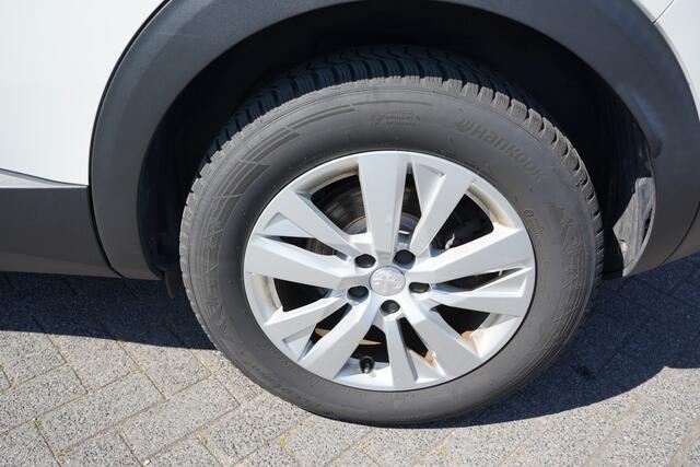 Peugeot 3008 1.2 PureTech Blue Lease NL AUTO - NAP CAMERA - PARKEERSENSOREN V+A - CARPLAY/ANDROID - DAB+ - RIJSTROOKSENSOR - CRUISE - CLIMA - 17" LMV