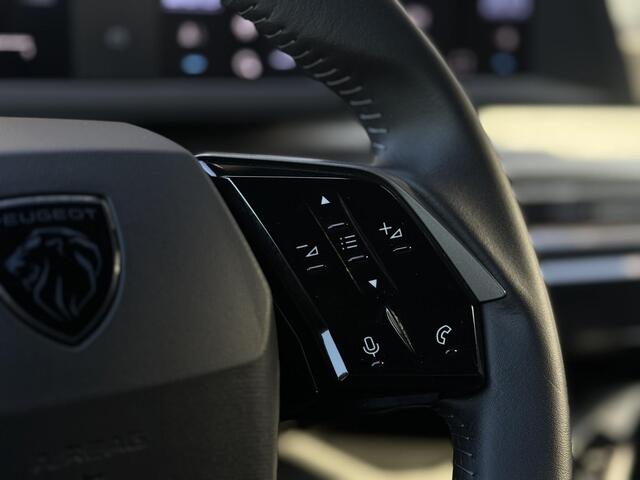 Peugeot 3008 1.2 Hybrid 145 Allure 19Inch l Camera l DAB l Stoelverwarming l