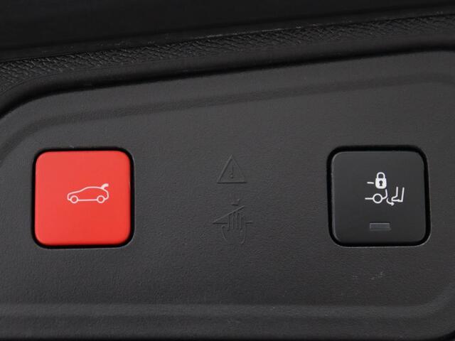 Peugeot 3008 1.6 HYbrid 225 GT Line | SOH 89% | Adaptive cruise | Half leder | Camera | Navigatie | Carplay | Dodehoek detectie | Digital Cockpit | Climate control | Bluetooth | PHEV | Plug In