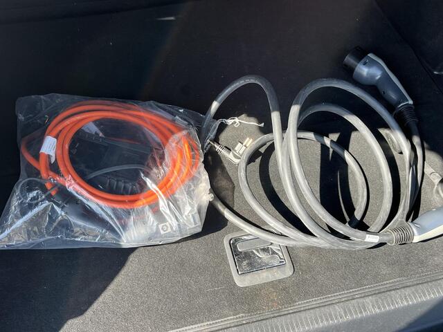 Peugeot 3008 1.6 HYbrid 225 GT Pack Business | BOMVOL!! | PANO | ELKT. ACHTERKLEP | STOELVERWARMING | APPLECARPLAY | RIJKLAAR MET 12 MND BOVAG GARANTIE | ACHTERUITRIJ CAMERA | ADAP. CRUISE | DODE HOEK |