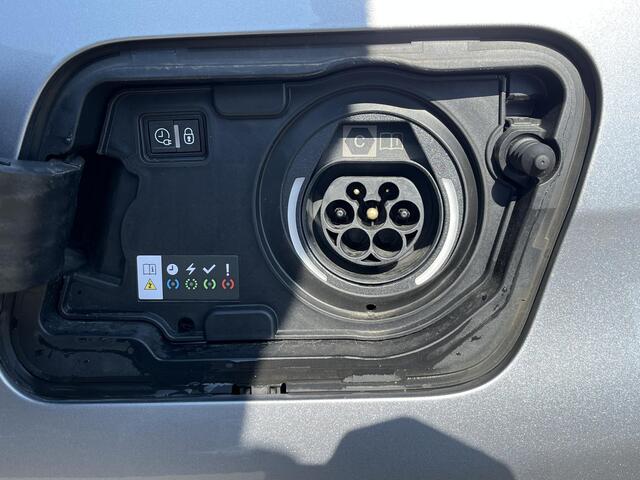 Peugeot 3008 1.6 HYbrid 225 GT Pack Business | BOMVOL!! | PANO | ELKT. ACHTERKLEP | STOELVERWARMING | APPLECARPLAY | RIJKLAAR MET 12 MND BOVAG GARANTIE | ACHTERUITRIJ CAMERA | ADAP. CRUISE | DODE HOEK |